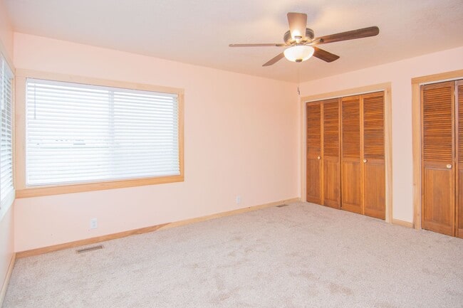 Building Photo - 92 N 2300 W