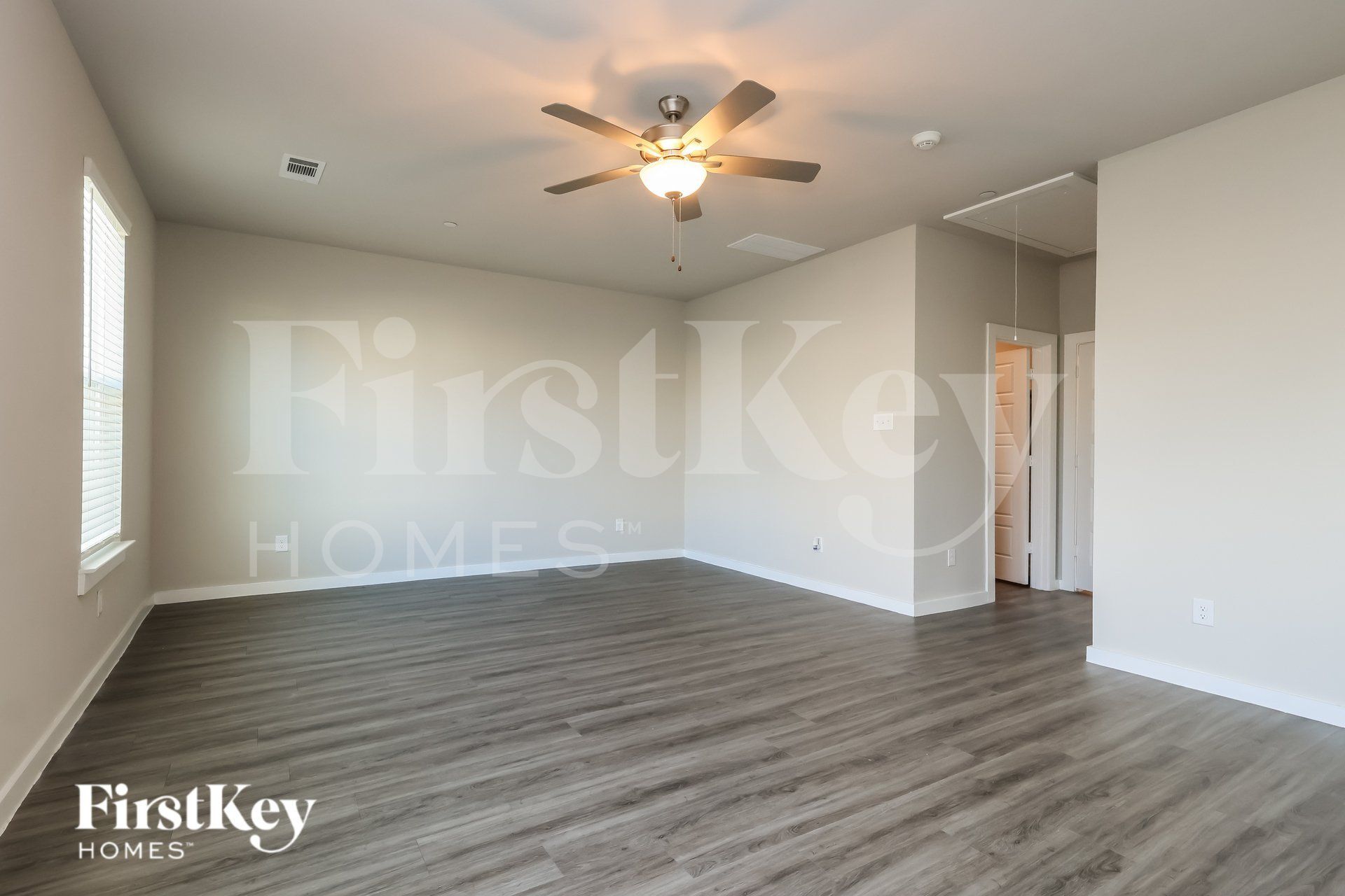 Building Photo - 434 S Centro Cir