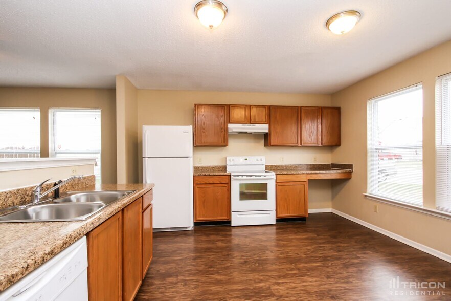 Building Photo - 1392 Lavender Dr