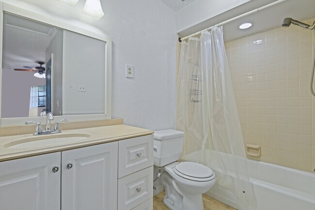 Building Photo - 3608 Bay Ct