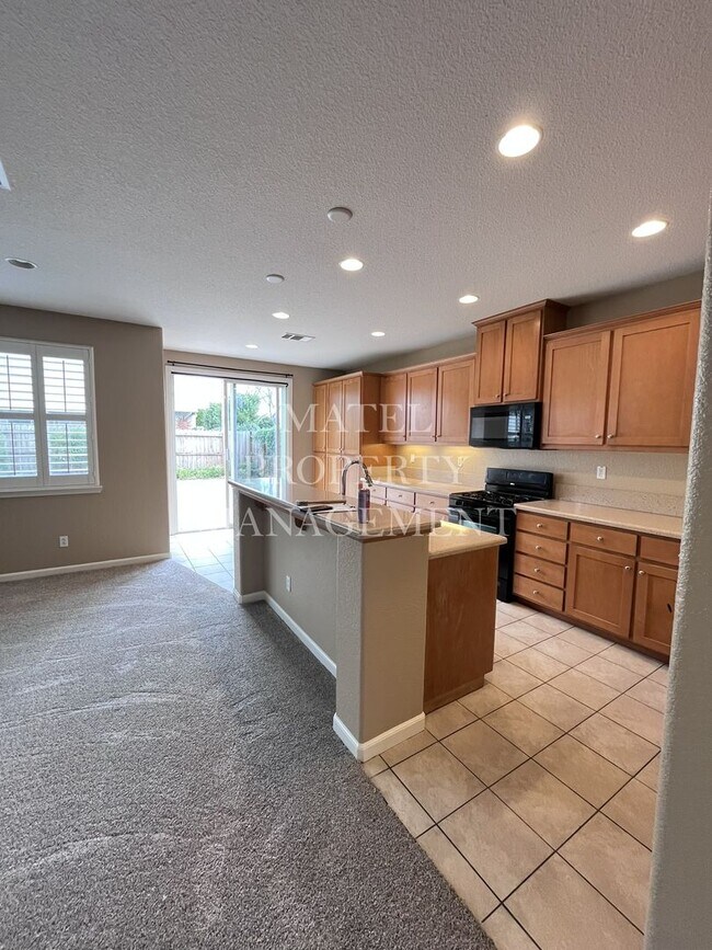 Building Photo - Move in Special see ad