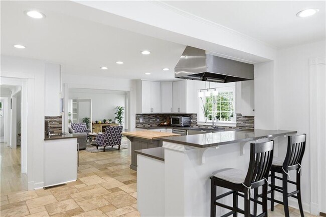 Building Photo - 4115 Glen Devon Dr NW