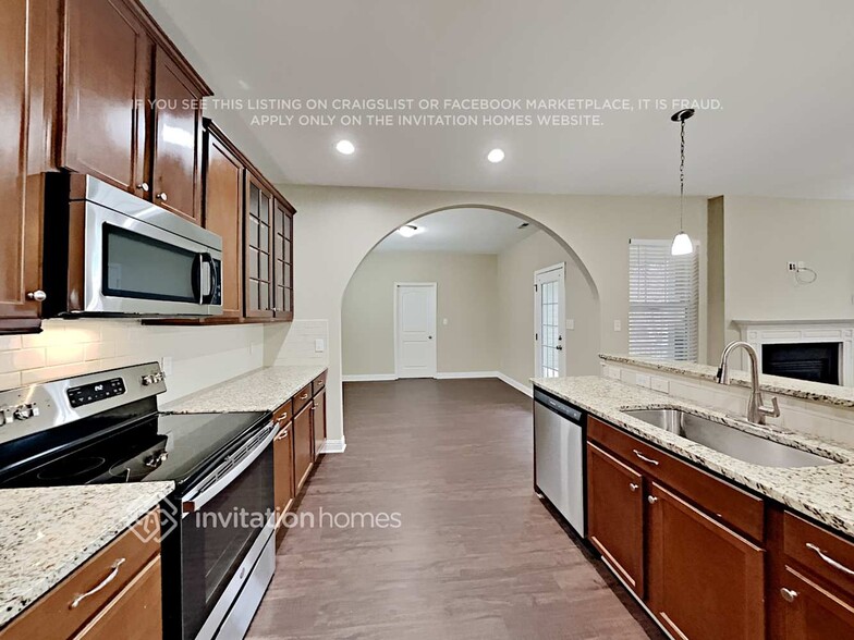 Building Photo - 6473 Hove Rd
