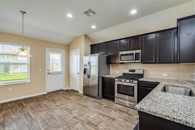 Building Photo - 617 Callahan Ln