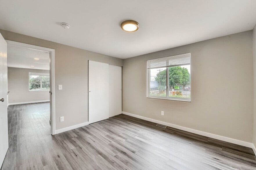 Building Photo - 6045 W Byers Pl