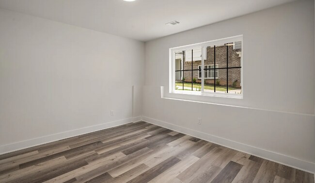 Building Photo - 3165 Dogwood Dr