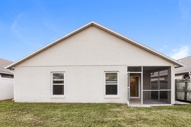 Building Photo - 330 Seville Pointe Ave