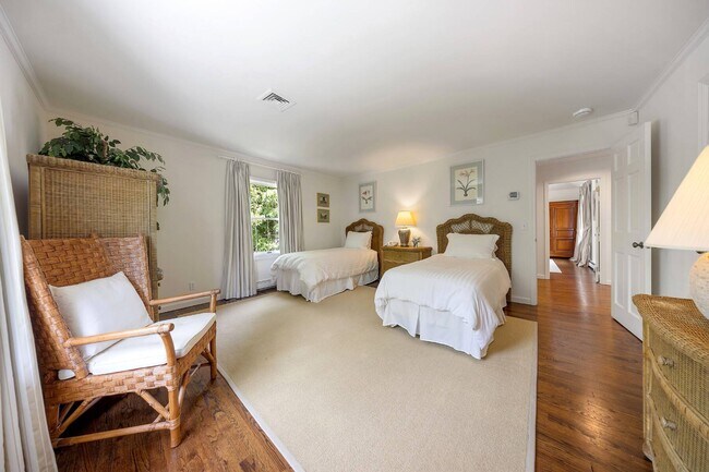 Building Photo - 154 Captains Neck Ln