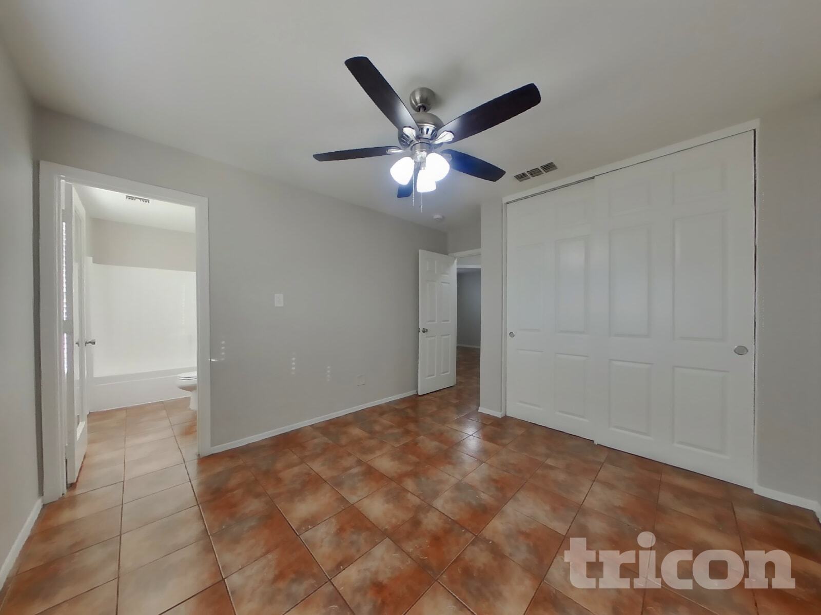 Building Photo - 11519 W Windrose Ave