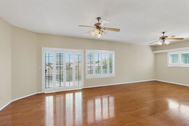 Building Photo - 6017 Ojo De Agua Dr