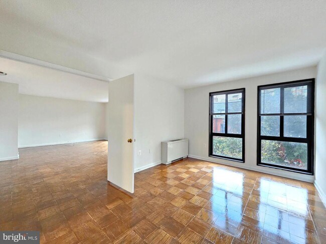 Building Photo - 1280 21st St NW