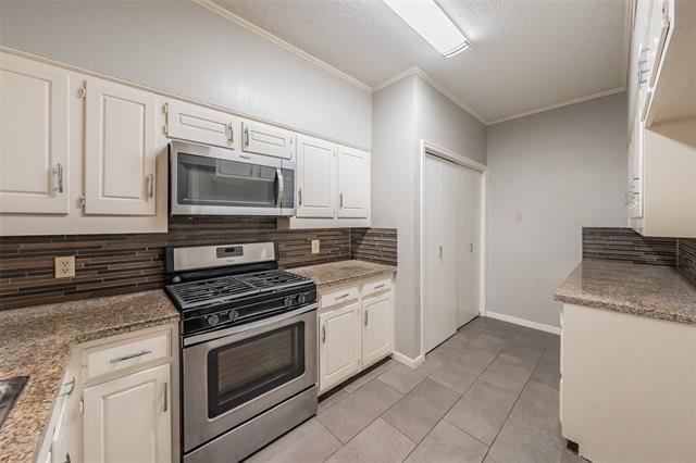 Building Photo - 10618 Ravenscroft Dr