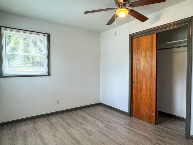 Building Photo - 1307 Tabb Ave
