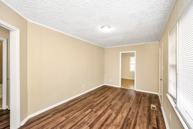 Building Photo - Renovated 4 BR Home- Move In Ready!