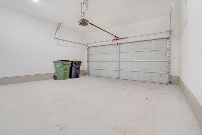 Building Photo - Check Out this 3/2 in Leander