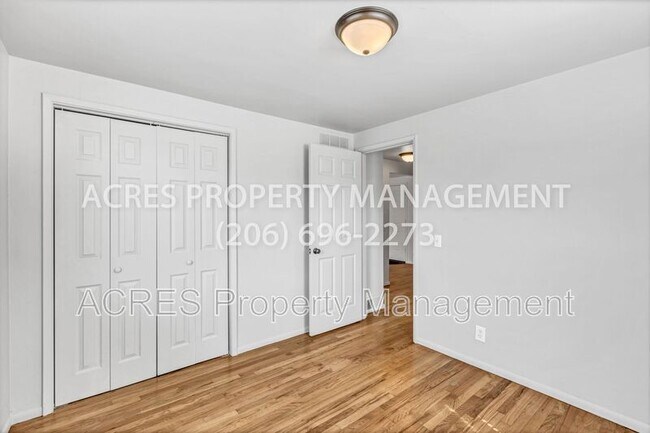 Building Photo - 15515 Stone Ave N