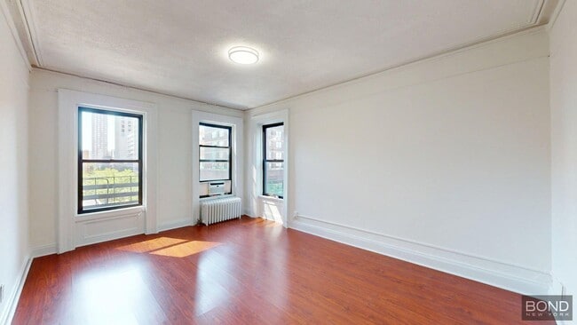 Primary Photo - 171 E 88th St