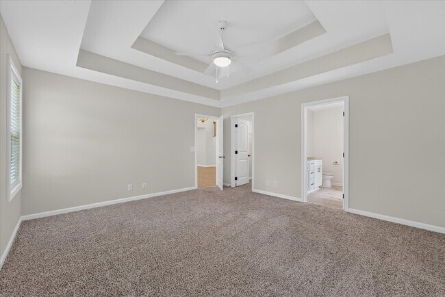 Building Photo - Like New Three Bedroom with Bonus!