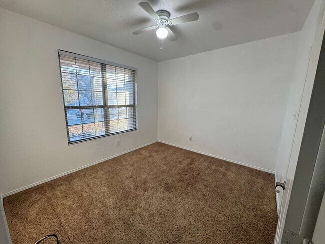 Building Photo - 6212 Topsail Dr