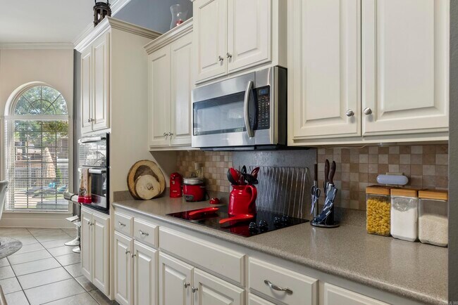 Building Photo - 37 Cypress Creek Dr