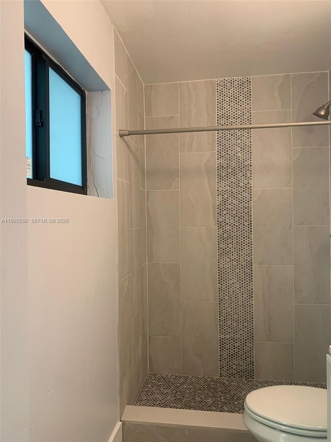 Building Photo - 1016 NE 17th Ave