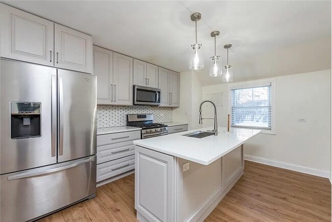 Building Photo - 1902 N Ash St