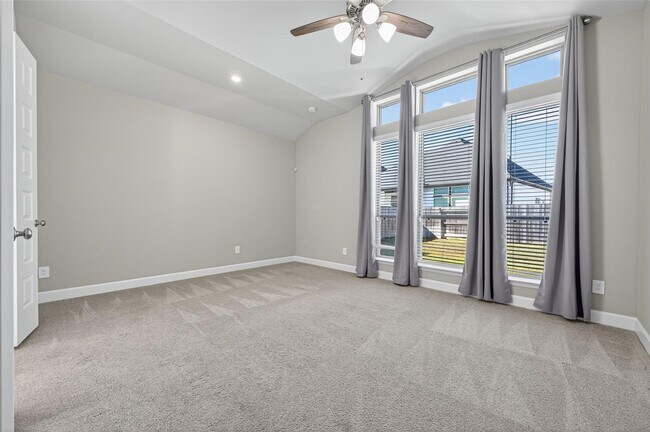 Building Photo - 15330 Legacy Pk Wy