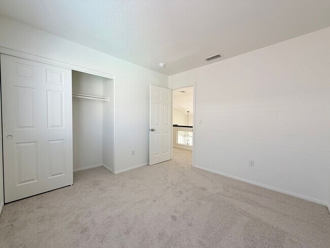 Building Photo - Highly desirable North Summerlin single-fa...
