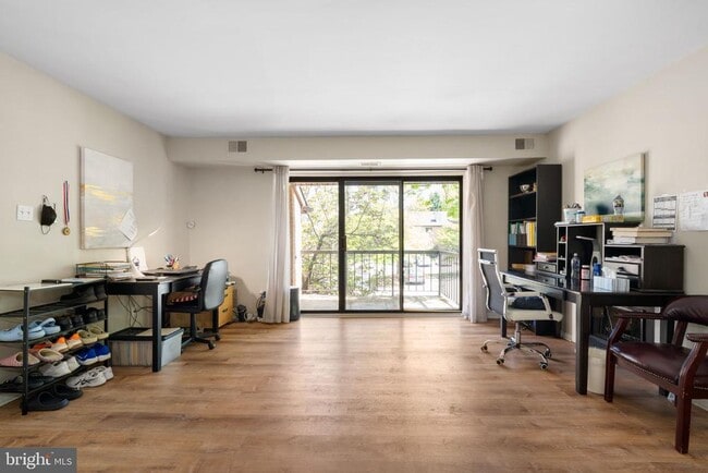 Building Photo - 45 Le Forge Ct