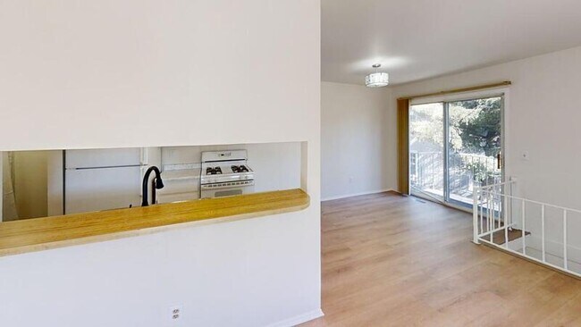 Building Photo - 2718 Glenbridge Ct