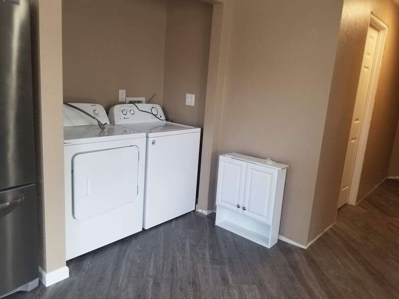 Building Photo - 24028 25th Ave S