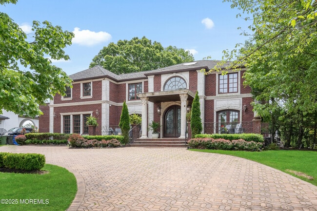 Building Photo - 13 Valley Forge Rd