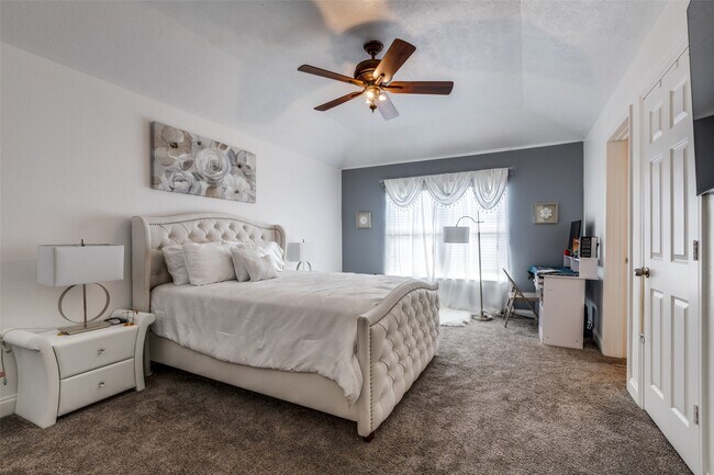 Building Photo - 8 Cypress Point Ct