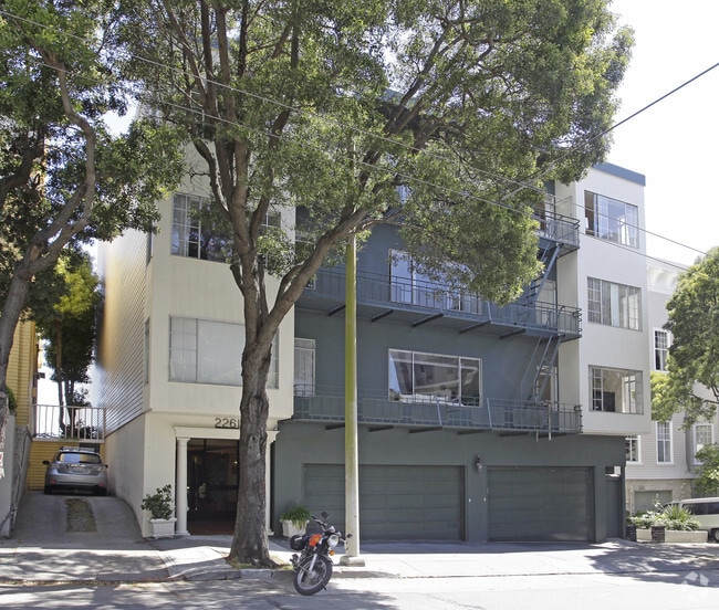 Primary Photo - Kitt Apartments