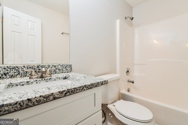 Building Photo - 708 Winesap Ct