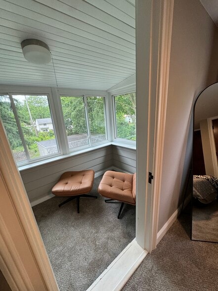 Building Photo - 17640 Larchwood Ave