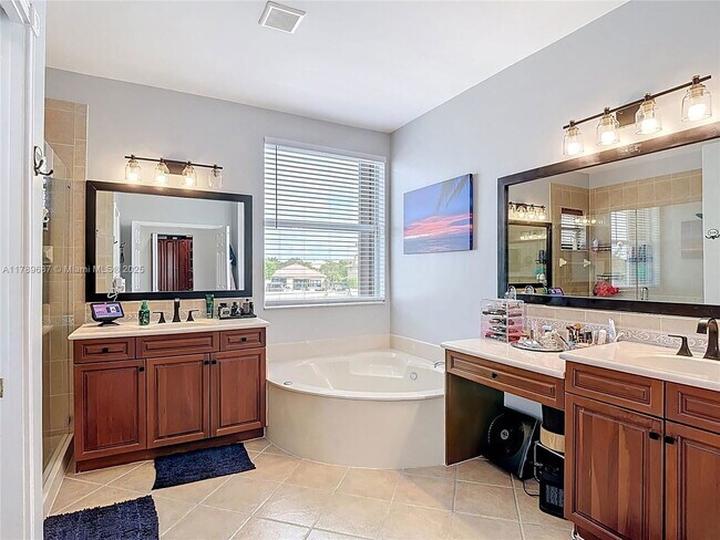 Building Photo - 4973 SW 158th Way