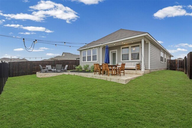 Building Photo - 858 Papaya Dr