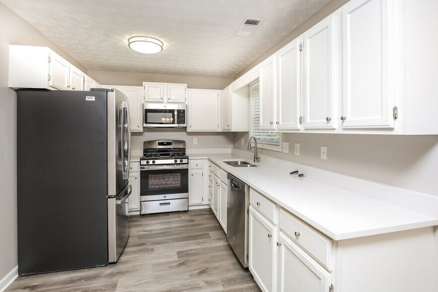 Building Photo - 252 Hillcrest Ridge