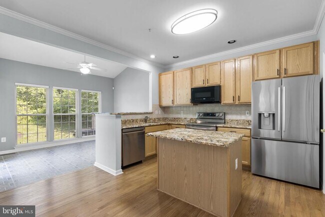 Building Photo - 6381 Stockbridge Overlook Ct