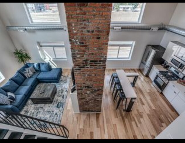 Building Photo - Madison Ave