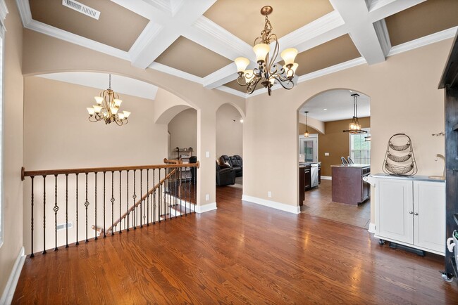 Building Photo - Spacious 4-Bedroom Home with Dual Living A...