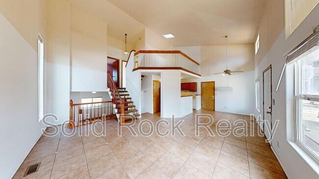 Building Photo - 935 Greenbrier Dr