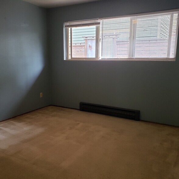 Building Photo - 1419 S College St