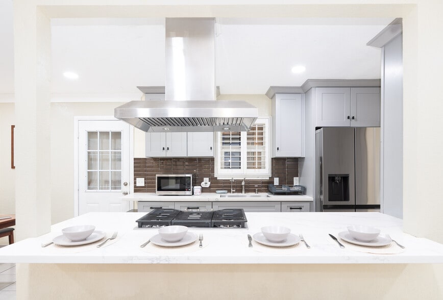 Building Photo - 12212 Buaro St