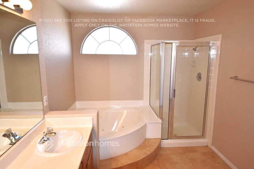 Building Photo - 8722 Hawk Canyon St