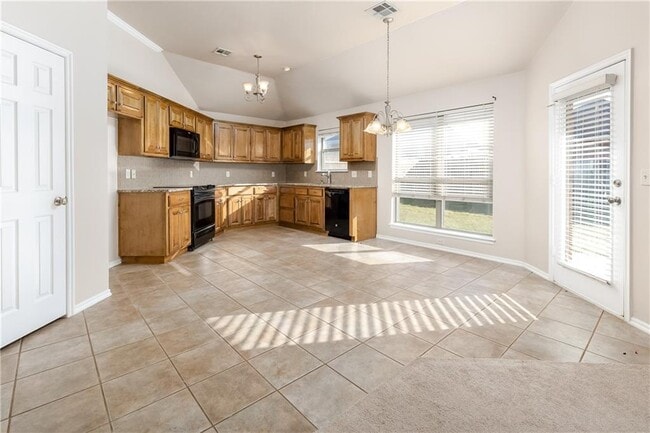 Building Photo - 17024 Woodvine Dr