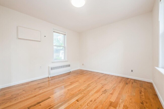 Building Photo - 57 N Tyson Ave
