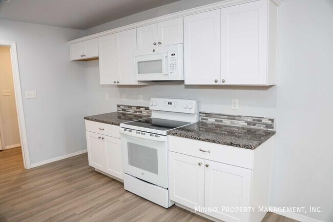 Building Photo - 1649 Wrigley Dr