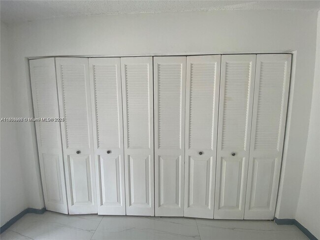 Building Photo - 111 Tilford F